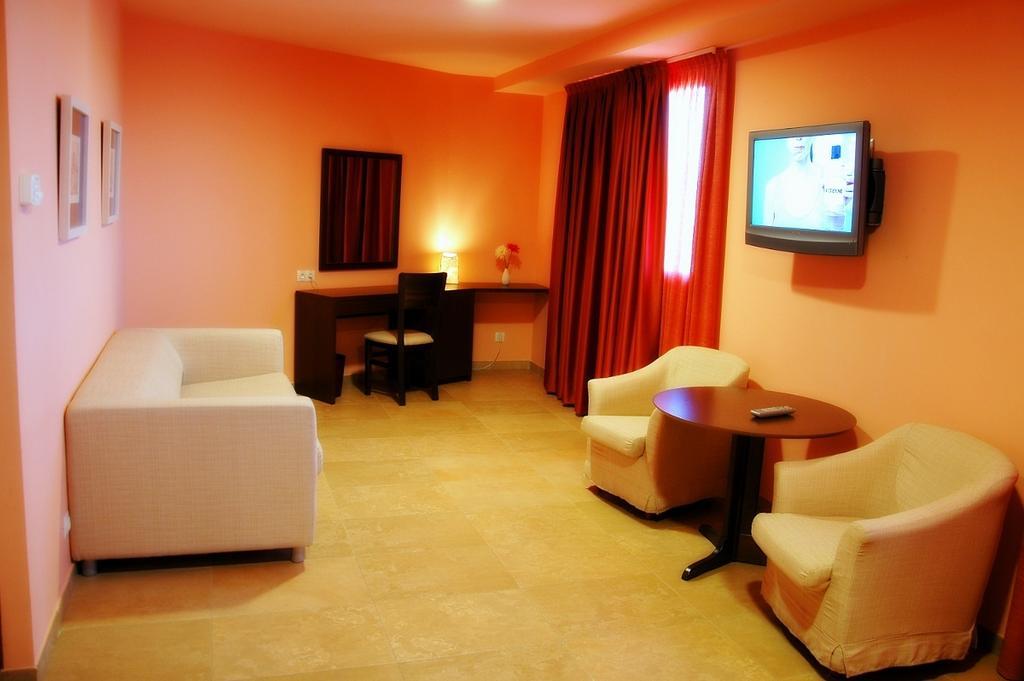 Hotel Salat Resort Les Borges Blanques Room photo