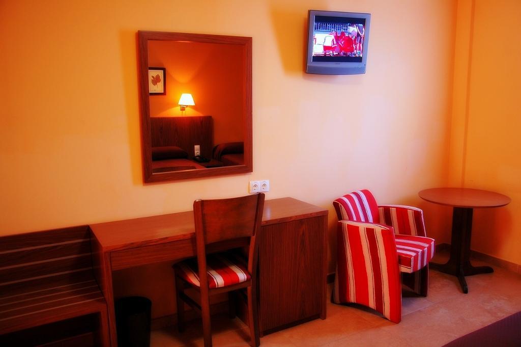 Hotel Salat Resort Les Borges Blanques Room photo